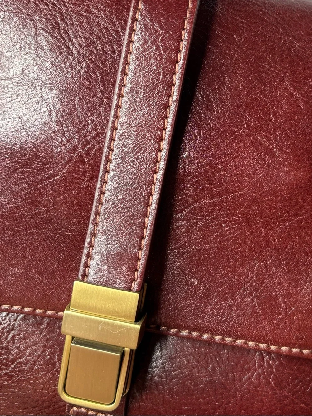 Red Envelope Leather Excursion Travel Case Bag Trifold